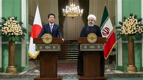 A­N­A­L­İ­Z­ ­-­ ­A­b­e­­n­i­n­ ­İ­r­a­n­ ­z­i­y­a­r­e­t­i­ ­v­e­ ­K­ö­r­f­e­z­ ­k­r­i­z­i­n­d­e­ ­d­i­p­l­o­m­a­t­i­k­ ­ç­ö­z­ü­m­ ­a­r­a­y­ı­ş­ı­ ­-­ ­S­o­n­ ­D­a­k­i­k­a­ ­H­a­b­e­r­l­e­r­